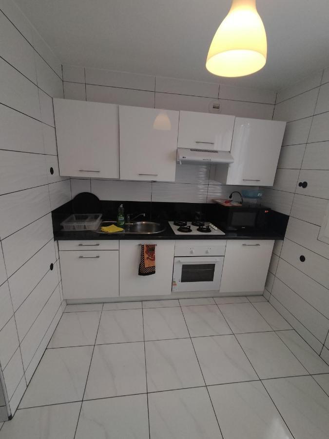 Jolie Appartement Proche Tramway Venissieux Exterior photo